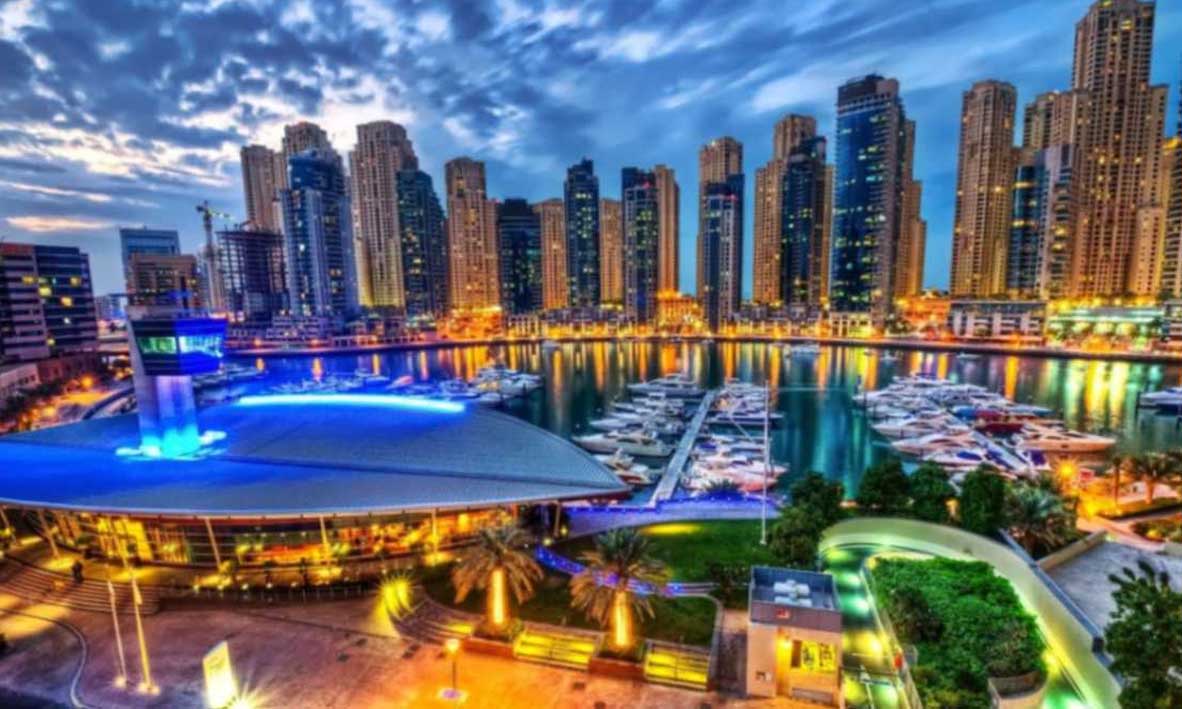 Dubai-City-At-Night-Skyscrapers