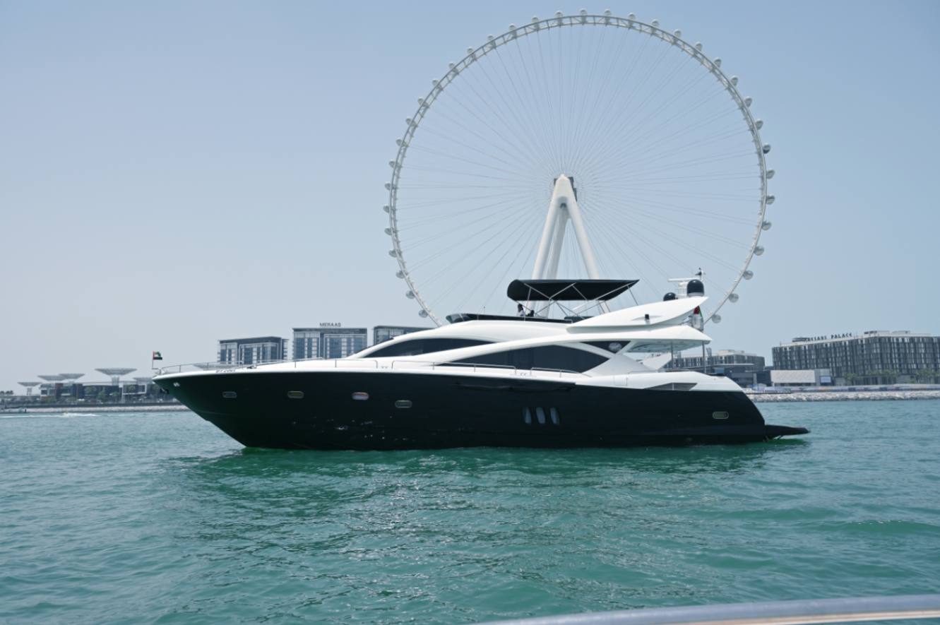 Sunseeker 90 Feet Yacht