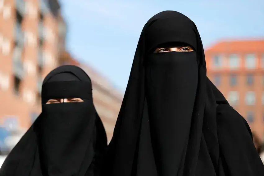 Dubai Arabic burqa for women