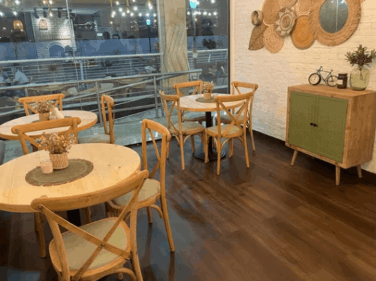 What Are Some Dining Options & Restaurants at Reem Central Park?