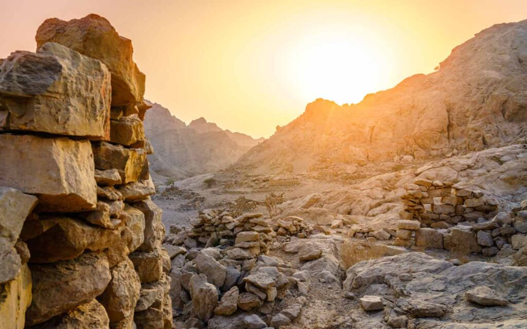 The Al Hajar Mountains Guide: How to Visit from Dubai?